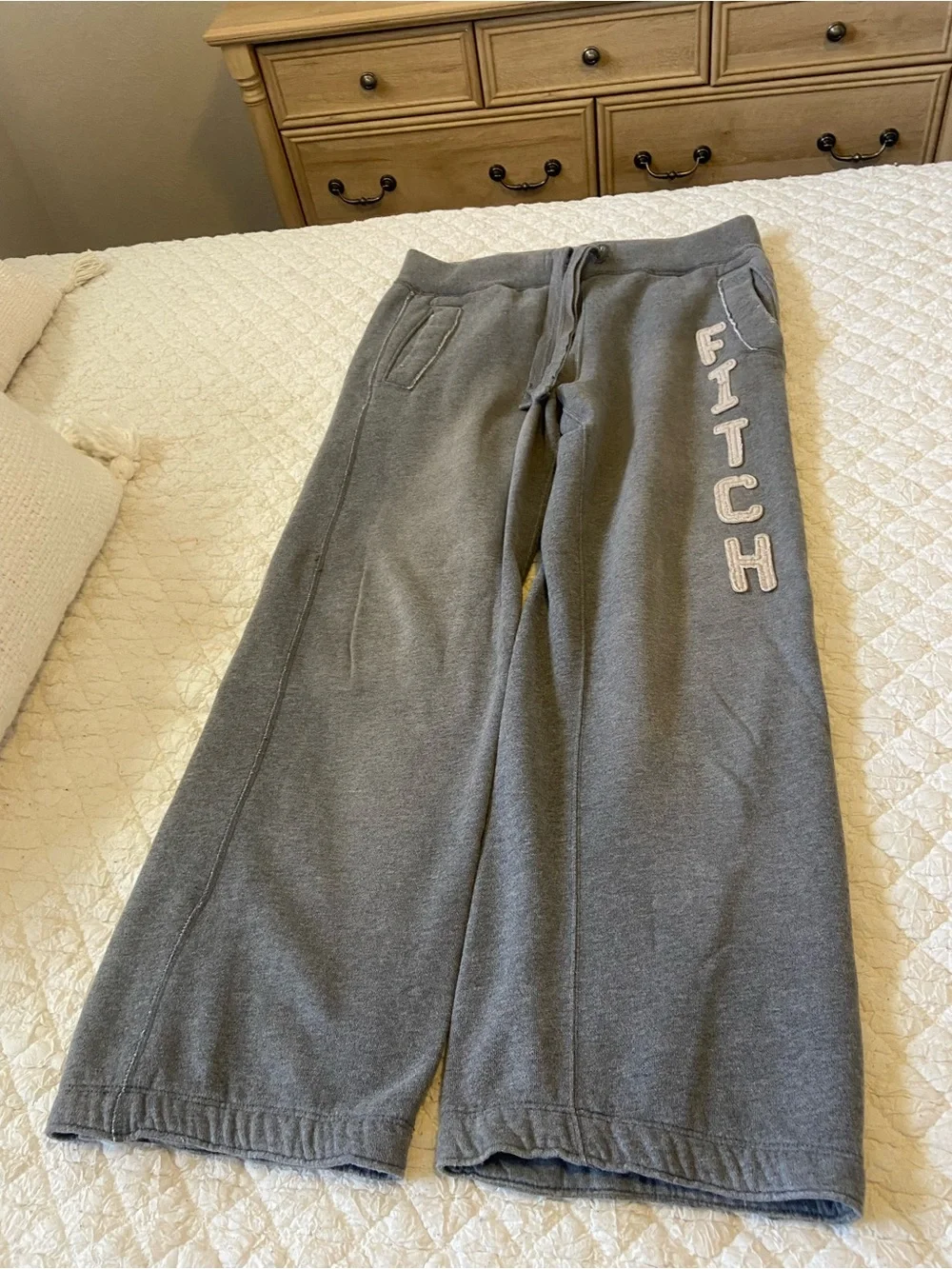 Y2K Rare vintage Abercrombie & Fitch Gray Men's 'FITCH' Logo Sweatpants